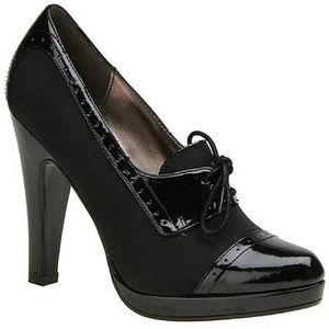 Steve Madden pump bootie black with patent size 6